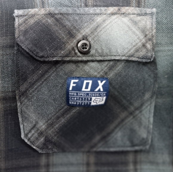 Fox Racing Men's Long sleeve Plaid Flannel button down shirt.  Size L - Picture 9 of 9